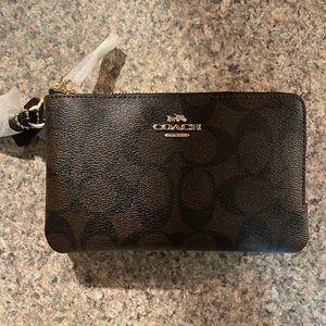 Brand new with tags 🏷 Coach wristlet